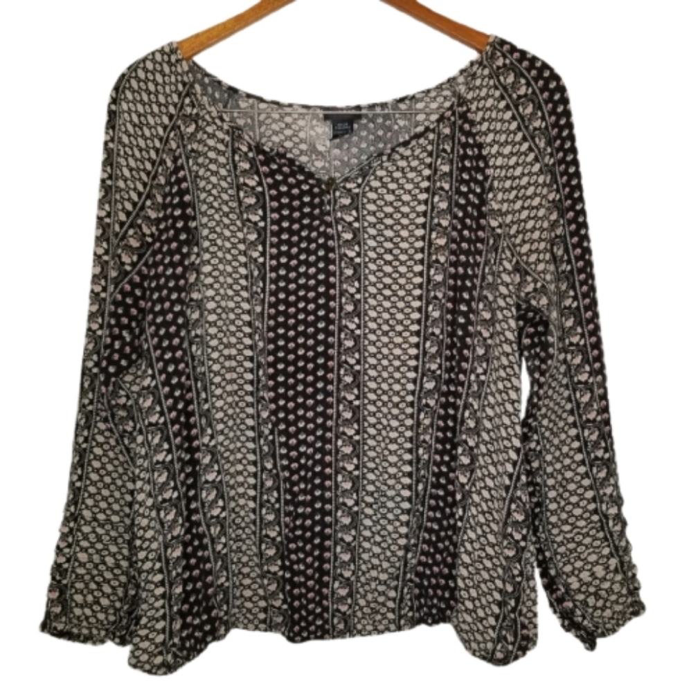 Women's Long Sleeve Torrid Top Size 1